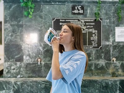 Внутренний прием минеральной воды «Обуховская»