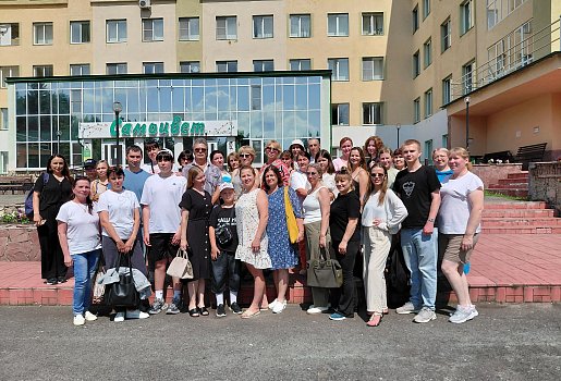 В гости к «Самоцвету»